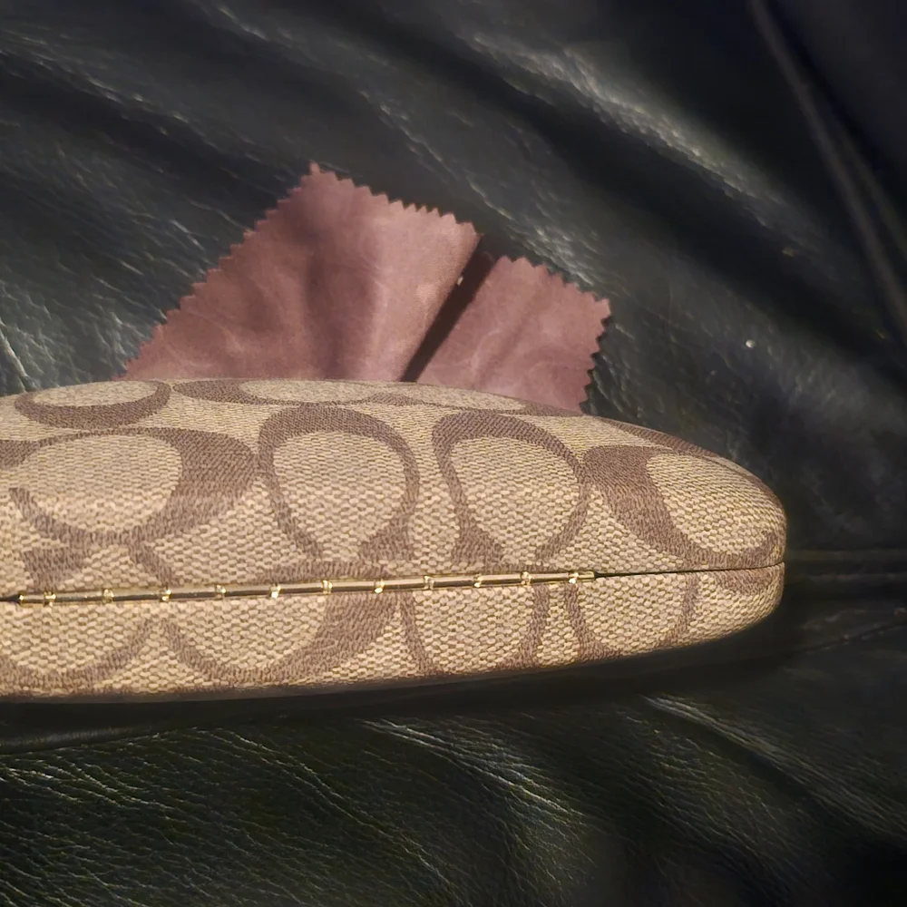 Coach frames - Picture 3 of 4